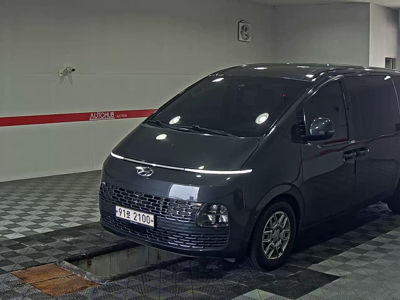 2022 - hyundai staria