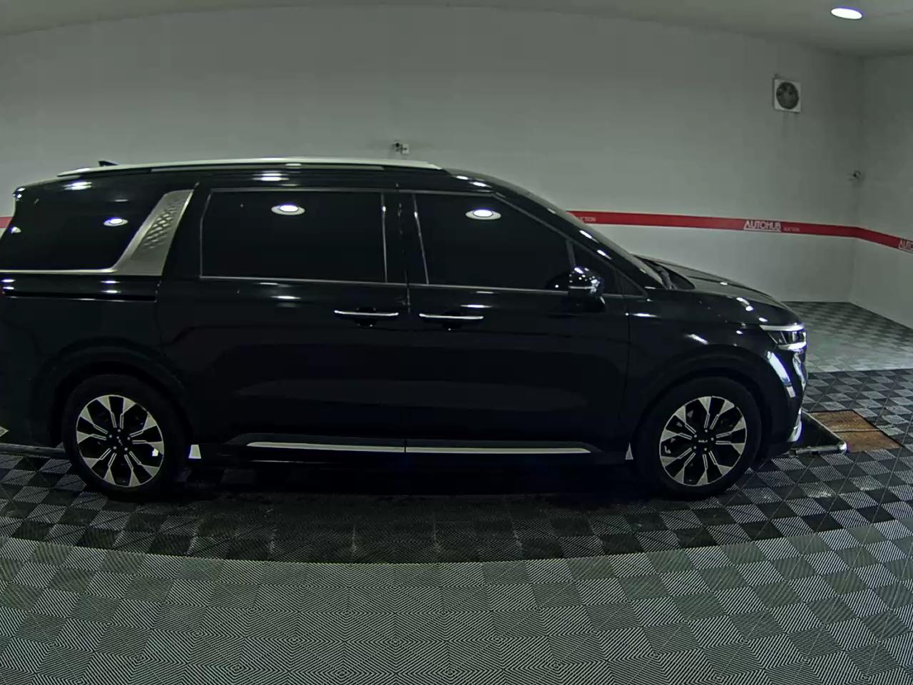 2023 - kia carnival