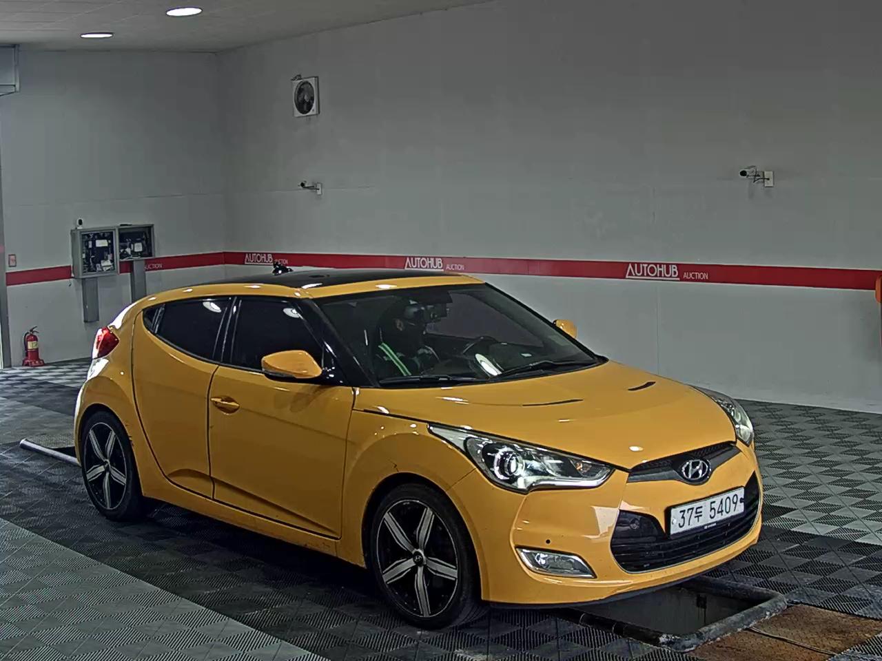 2014 - hyundai veloster