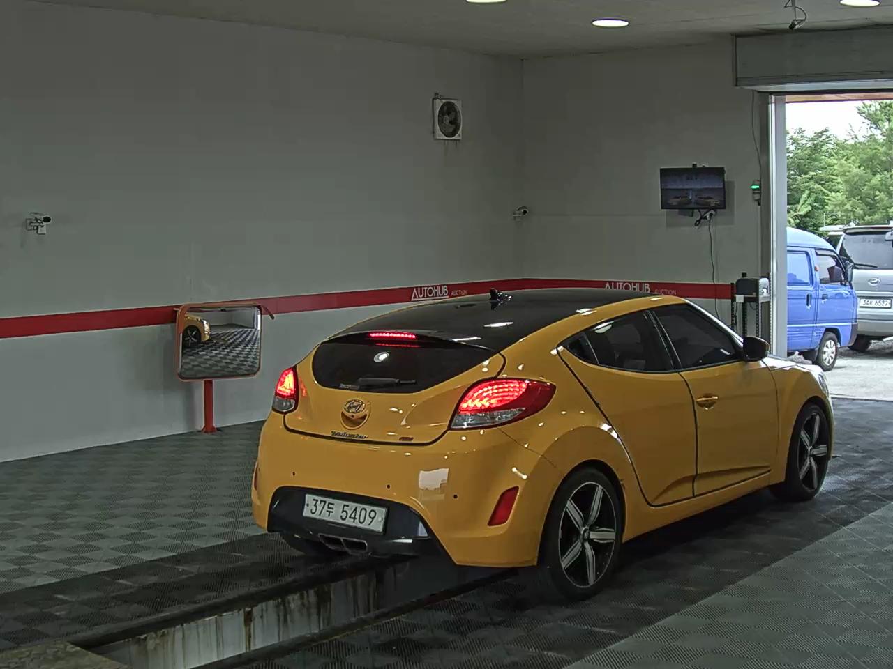 2014 - hyundai veloster