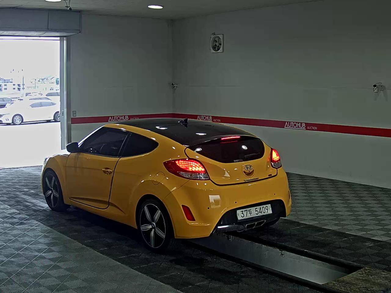 2014 - hyundai veloster