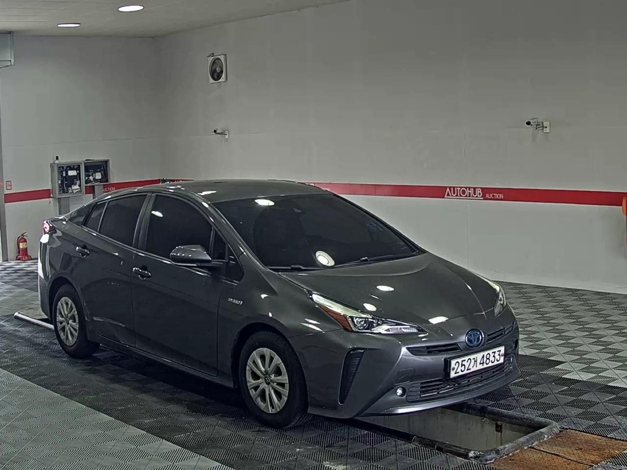 2021 - toyota prius