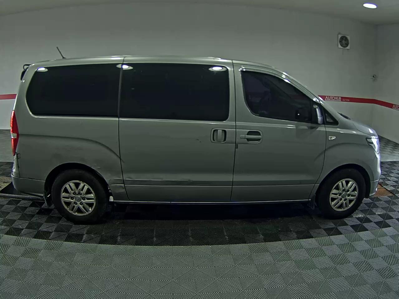 2019 - hyundai grand starex