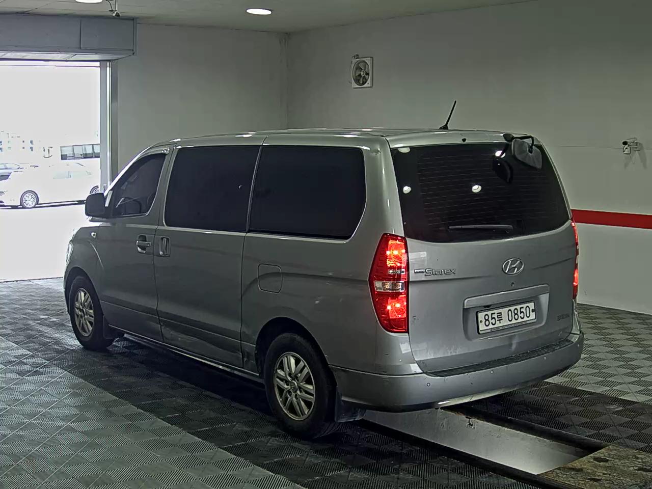 2019 - hyundai grand starex