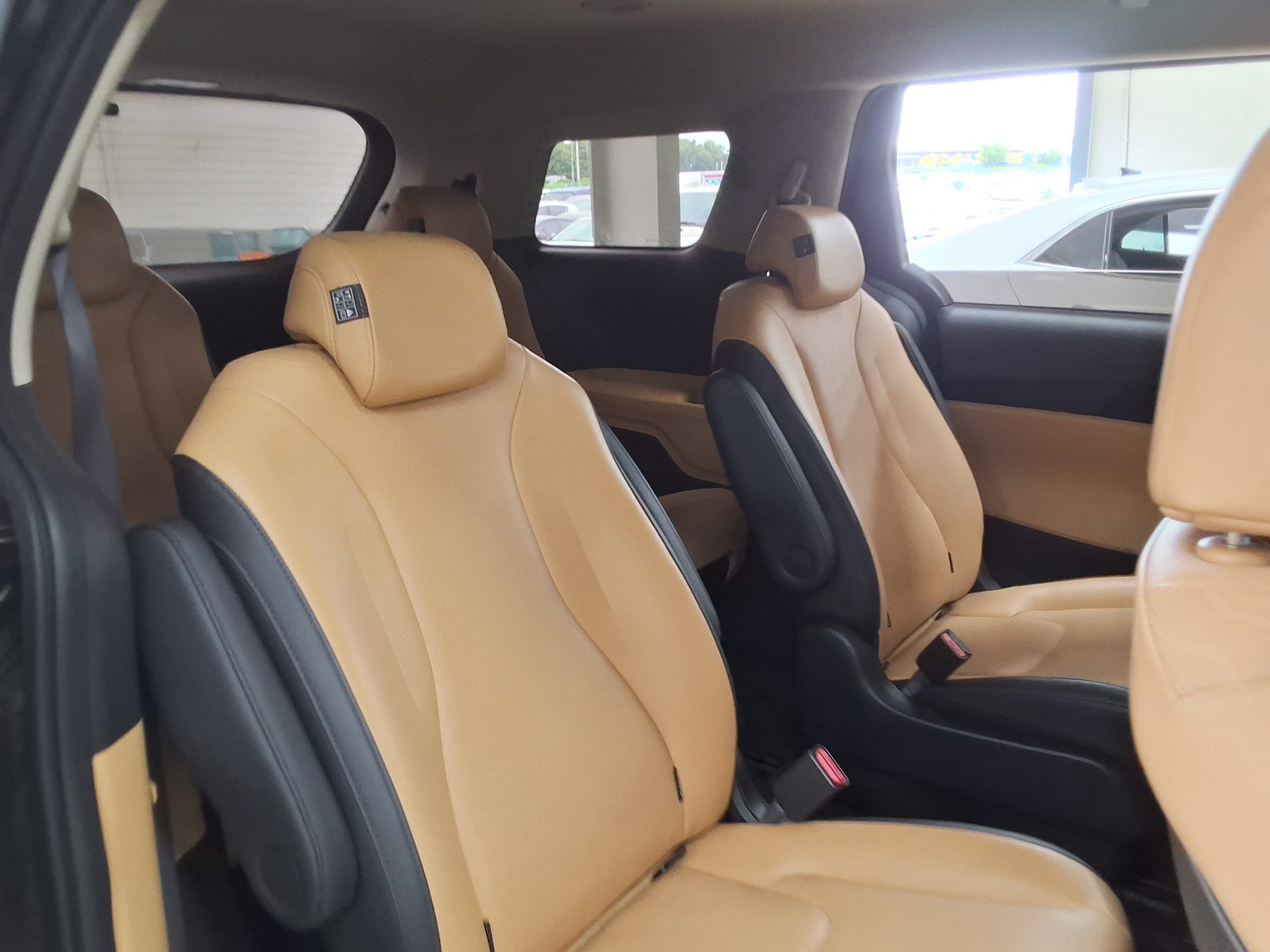 2023 - kia carnival