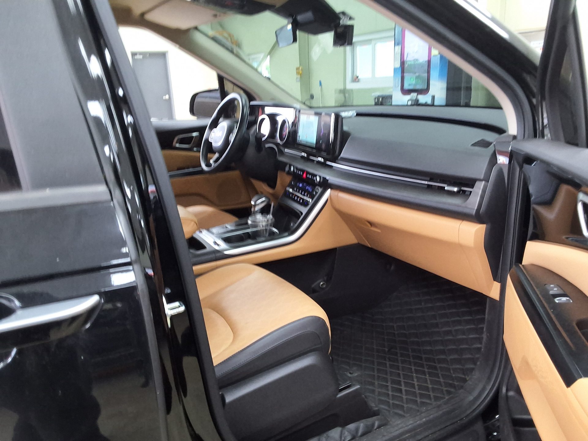 2023 - kia carnival