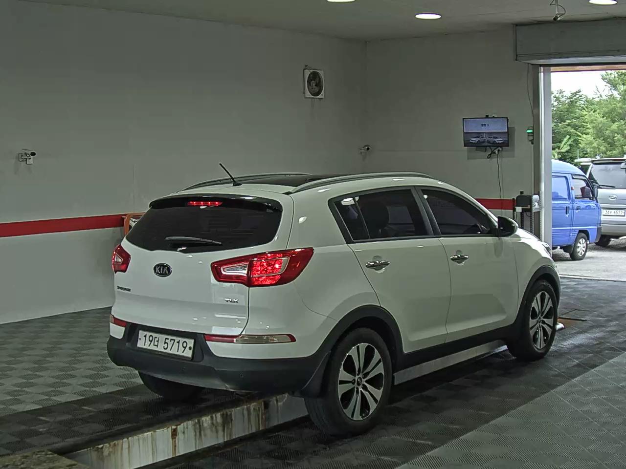 2012 - kia sportage