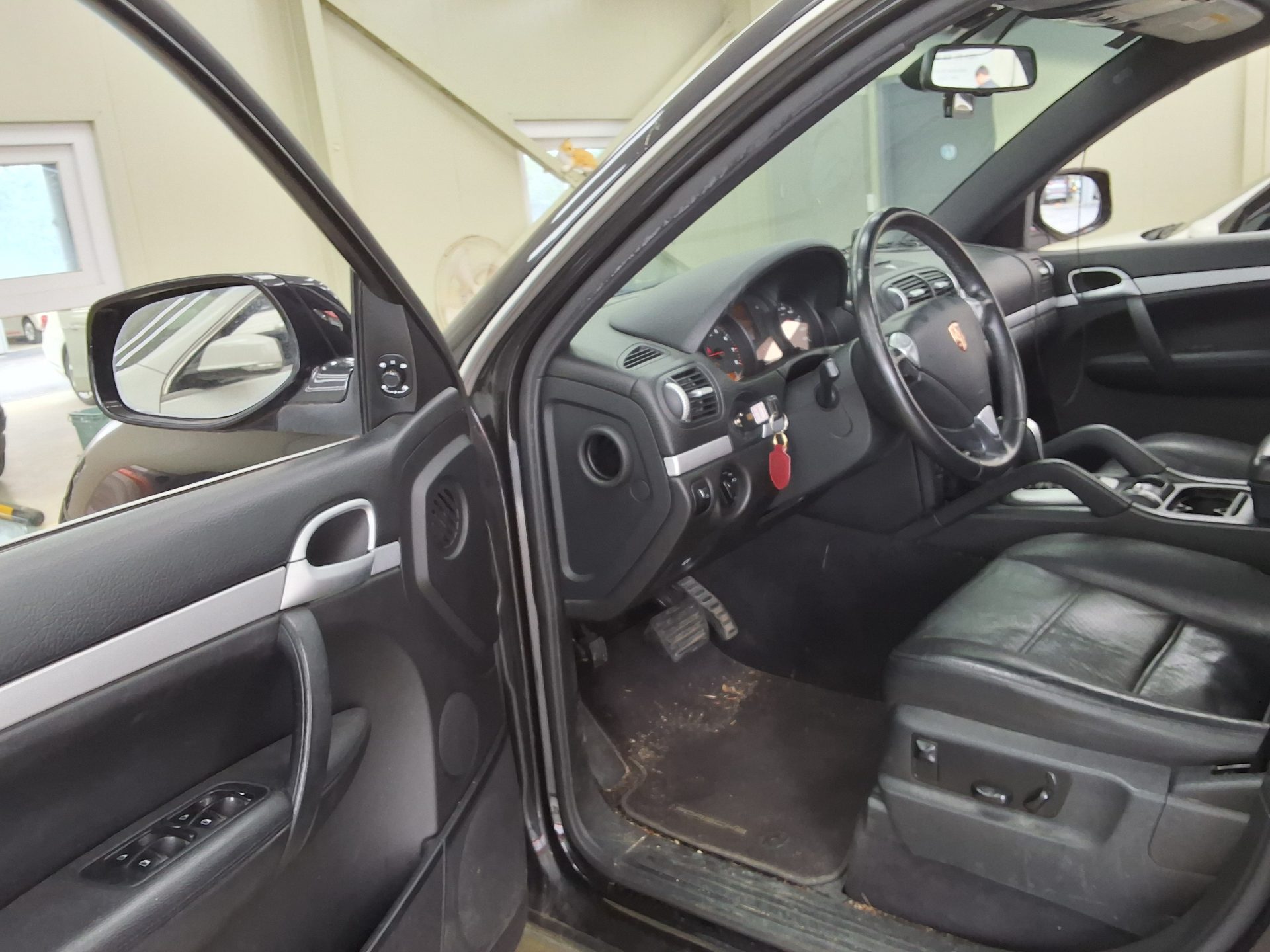 2010 - porsche cayenne