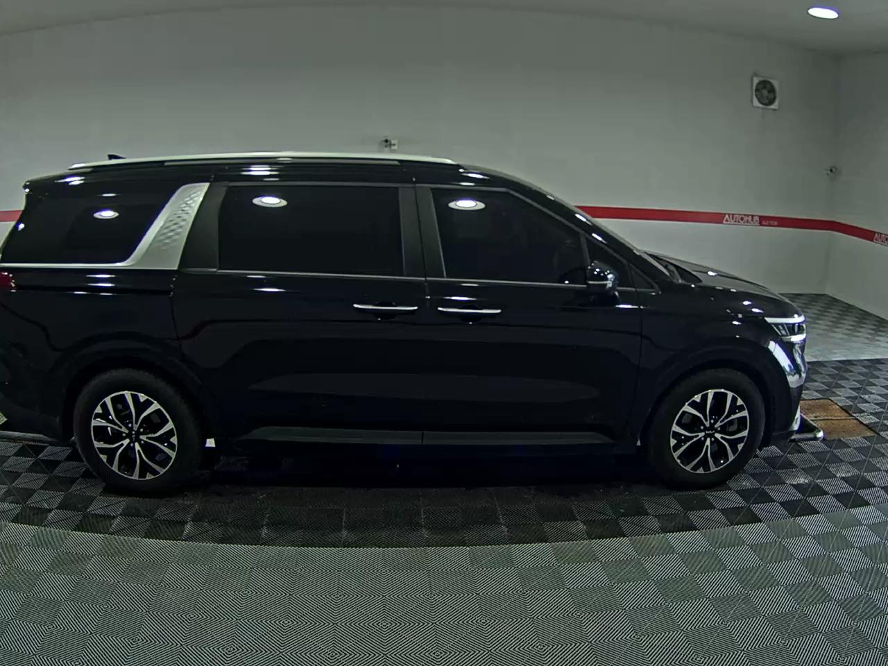 2023 - kia carnival