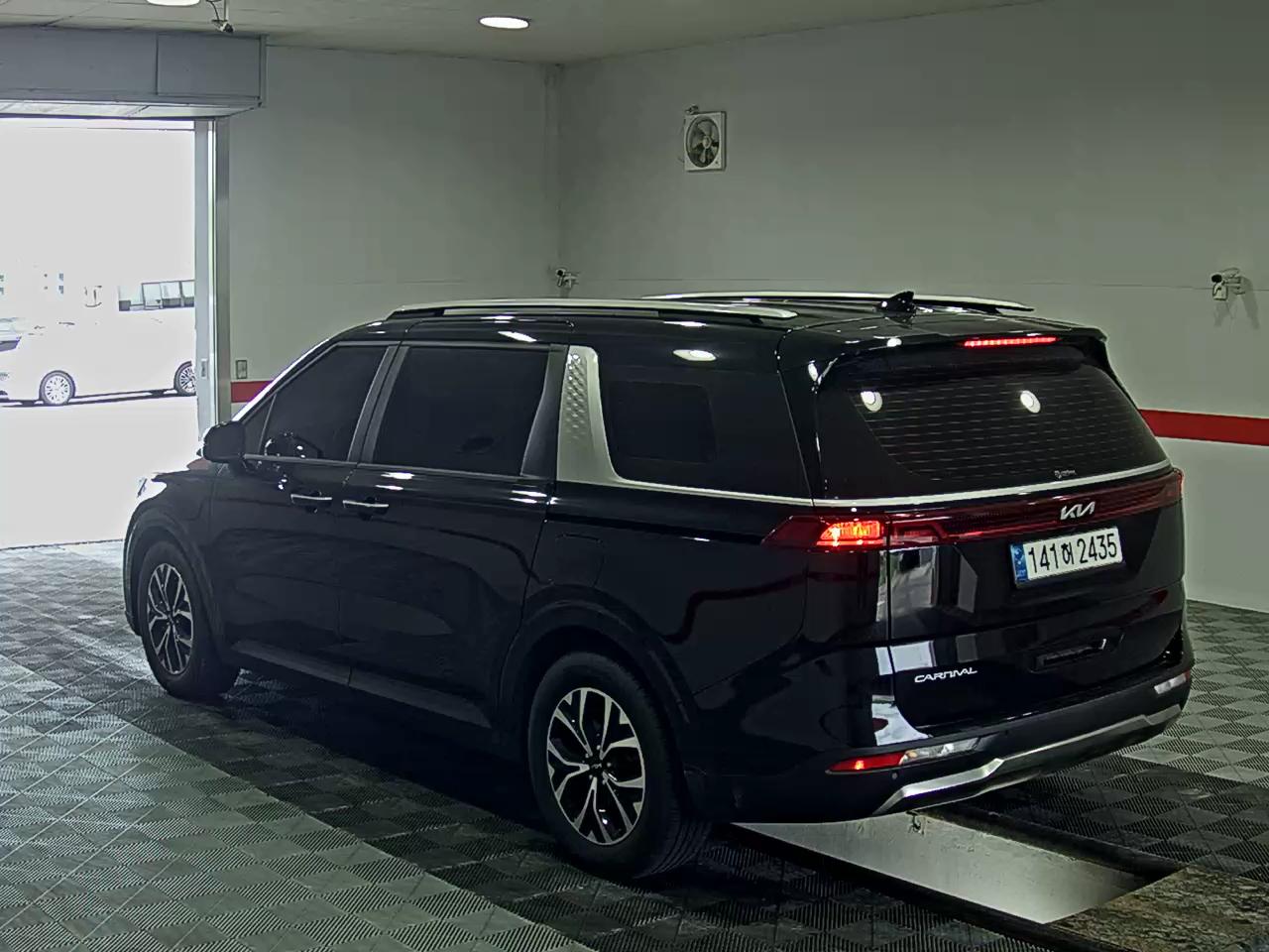 2023 - kia carnival