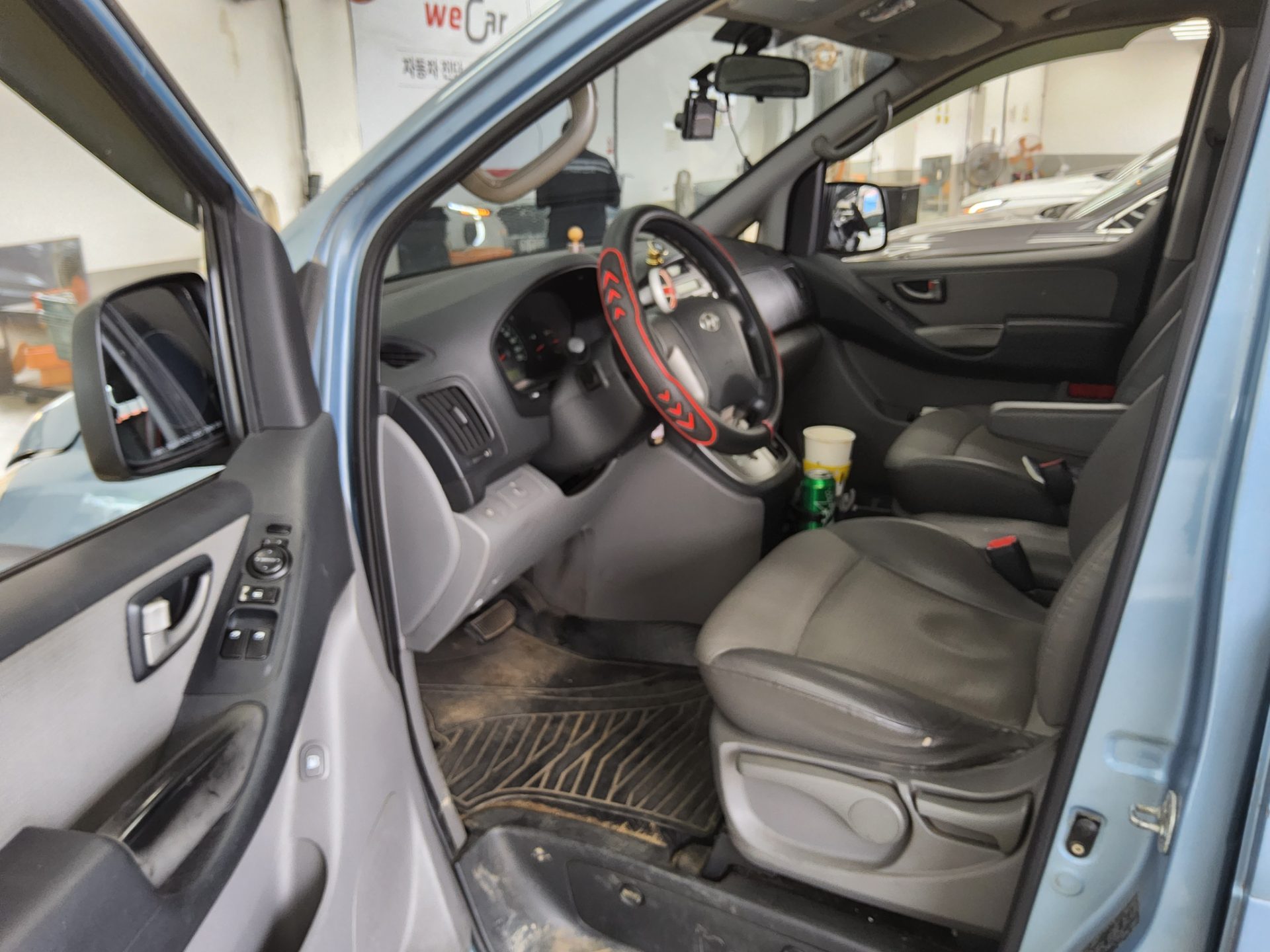 2011 - hyundai grand starex