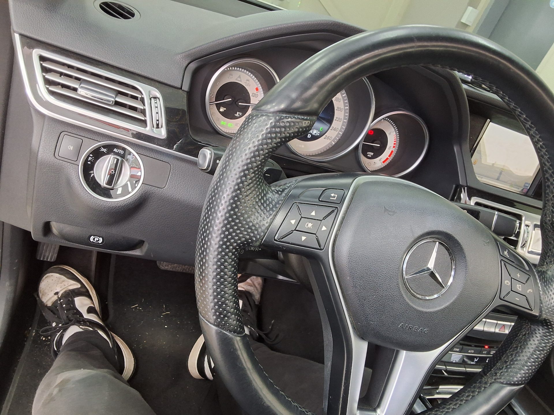 2014 - mercedes-benz e220