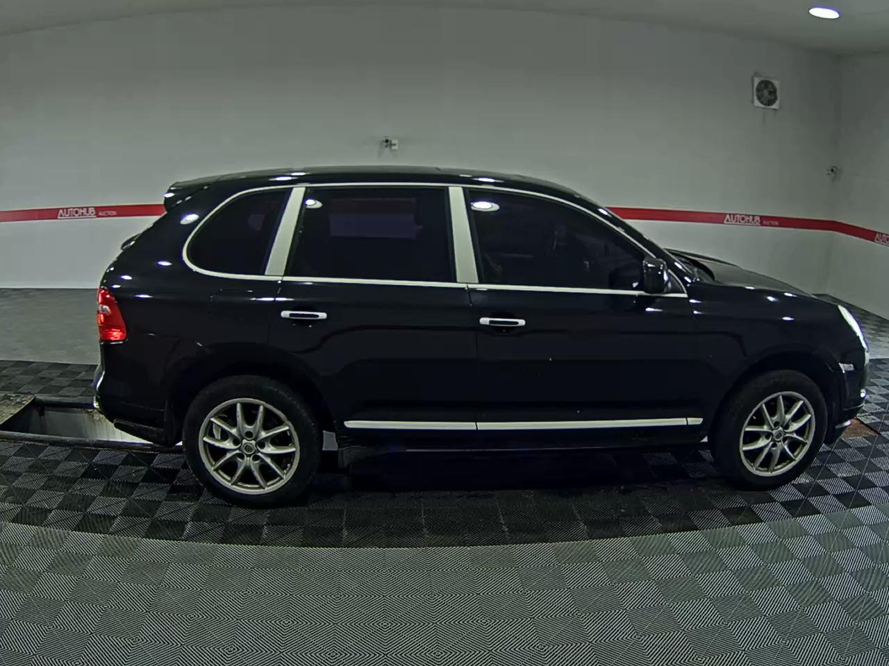 2010 - porsche cayenne