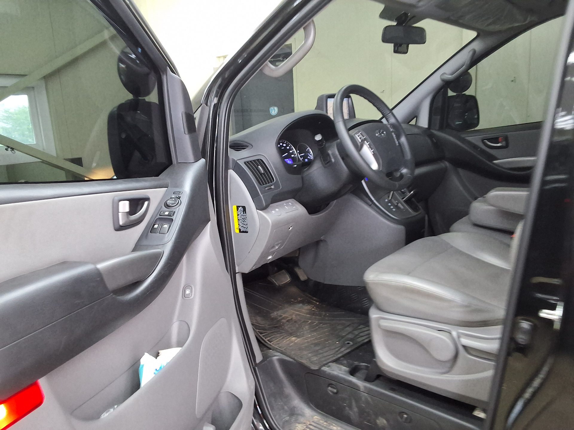 2019 - hyundai grand starex