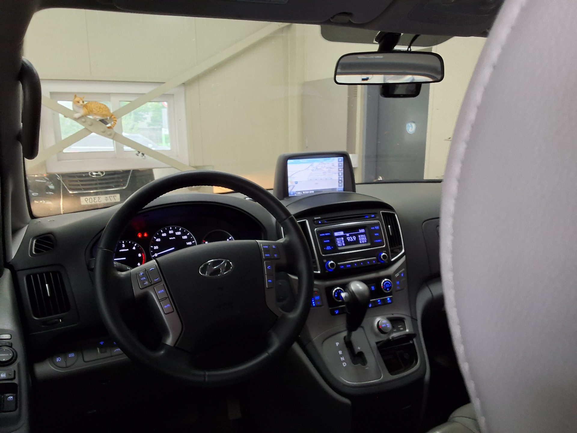 2019 - hyundai grand starex