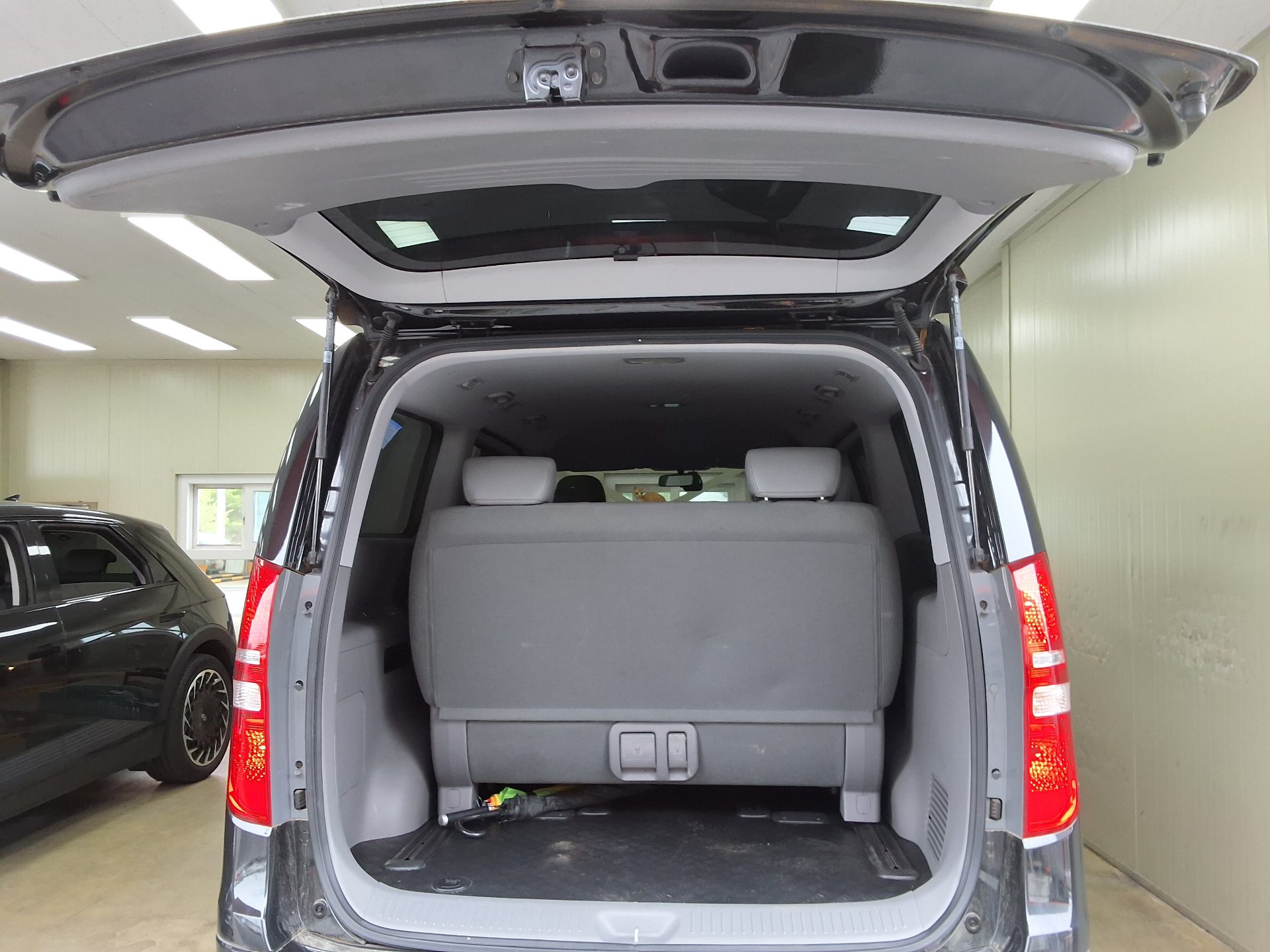 2019 - hyundai grand starex