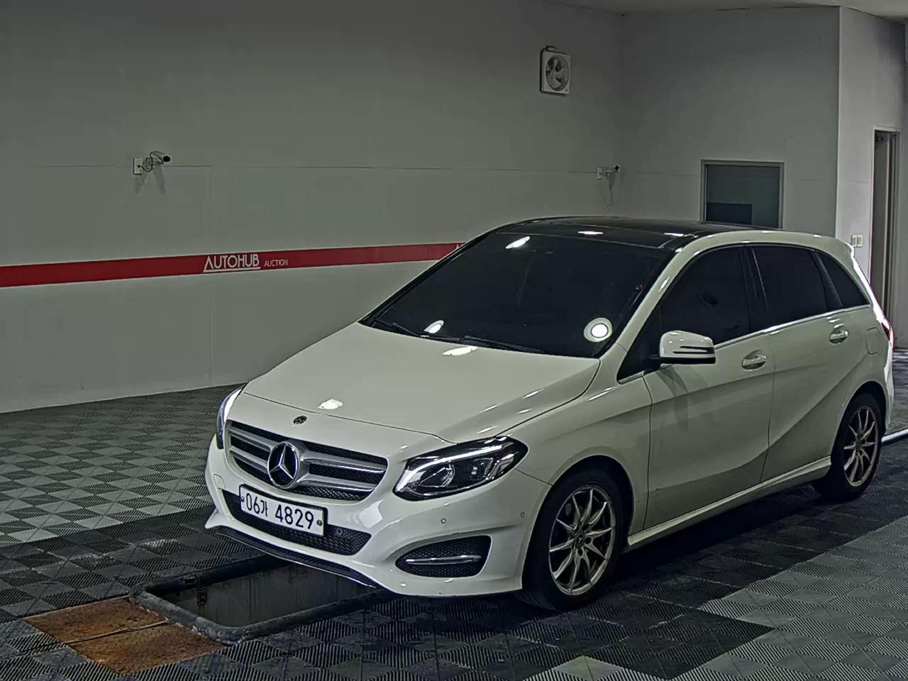 MERCEDES-BENZ B-CLASS (2ND GEN) B200d