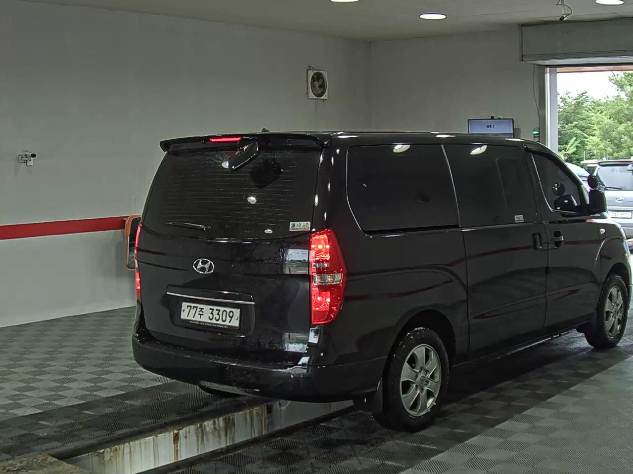 2019 - hyundai grand starex