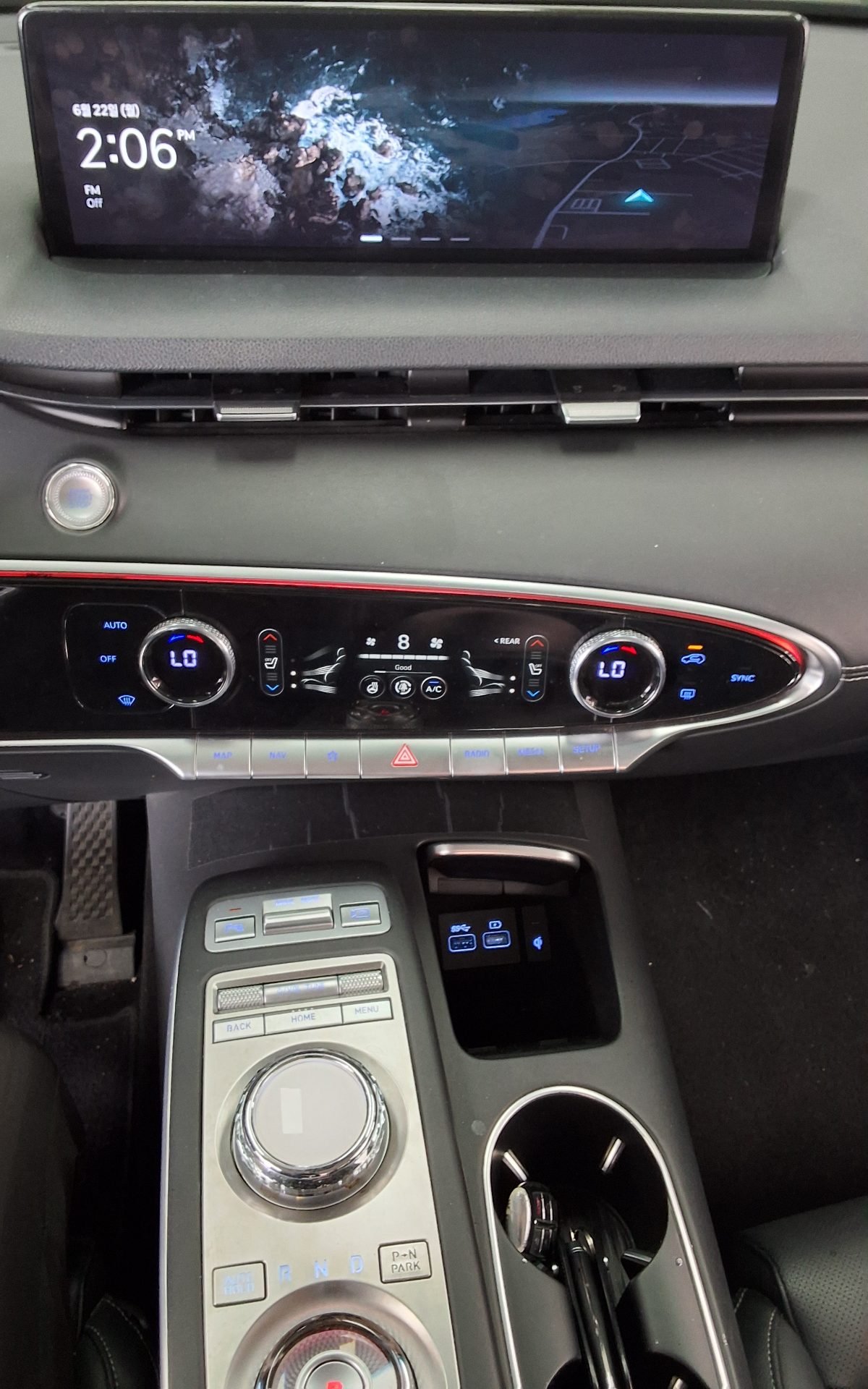 2021 - genesis gv70