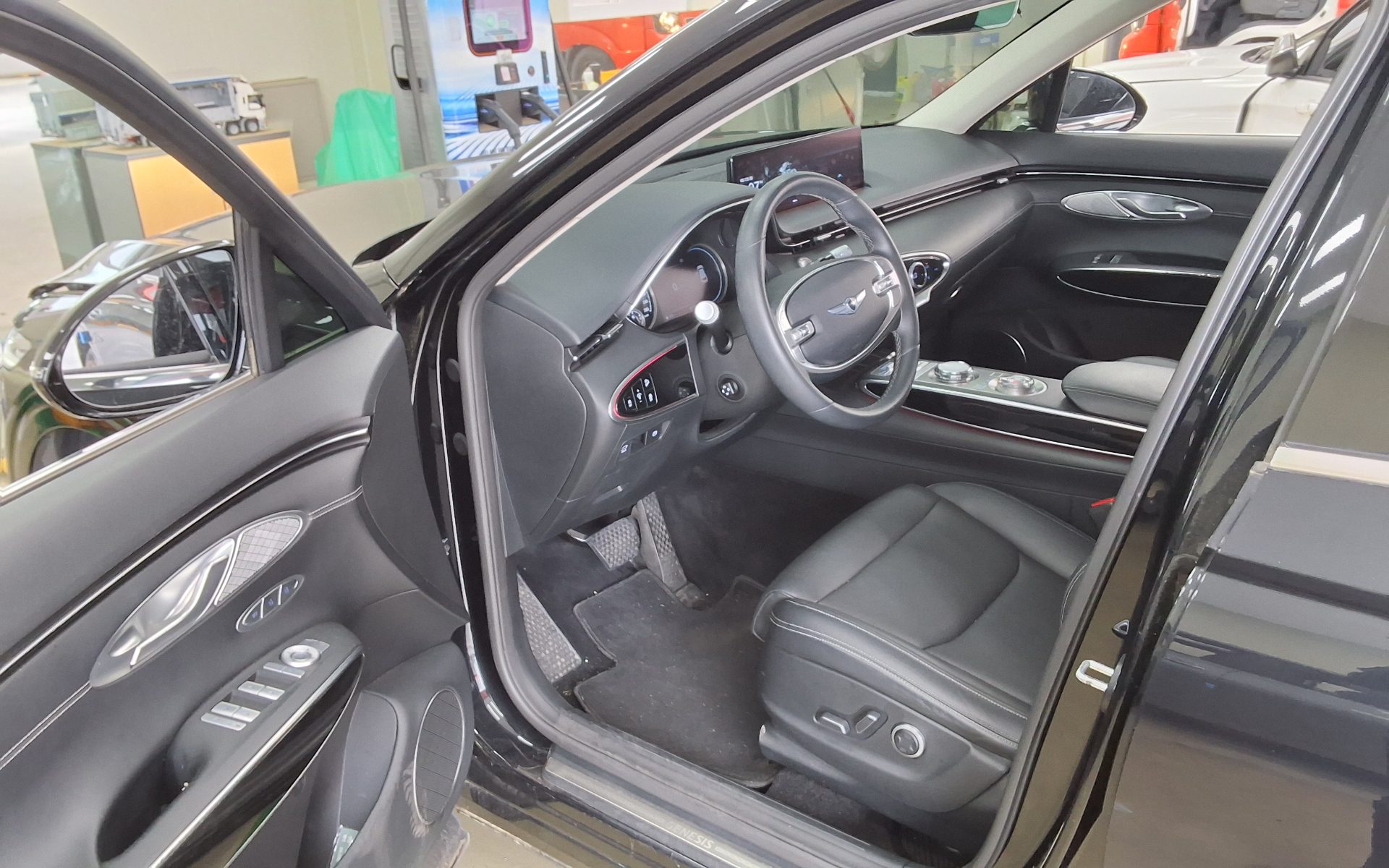 2021 - genesis gv70