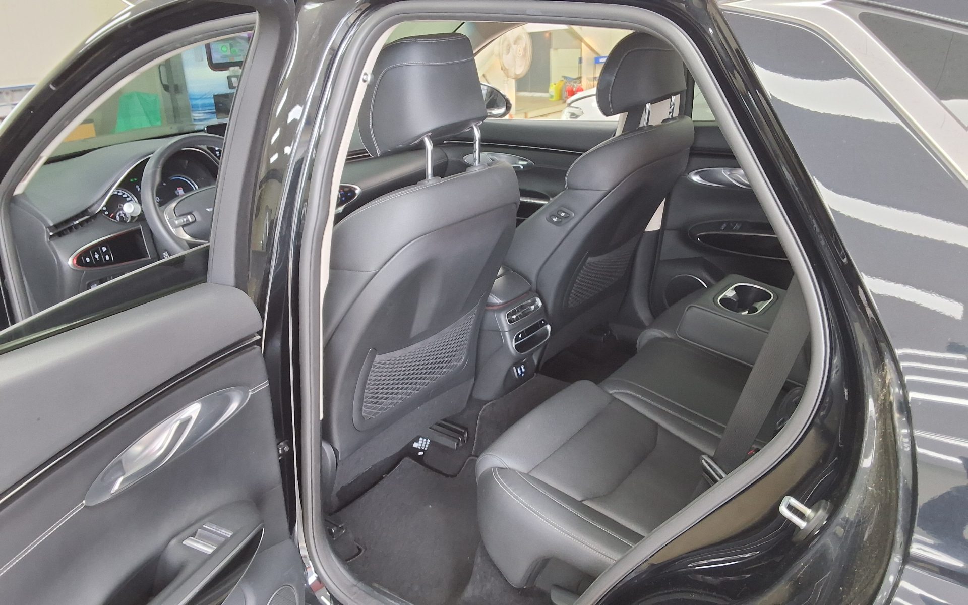 2021 - genesis gv70