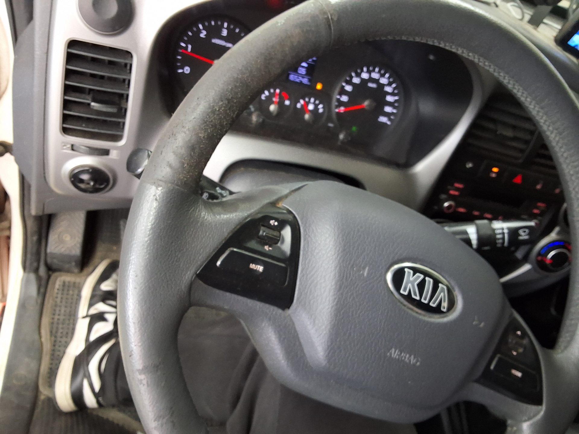 2019 - kia bongo