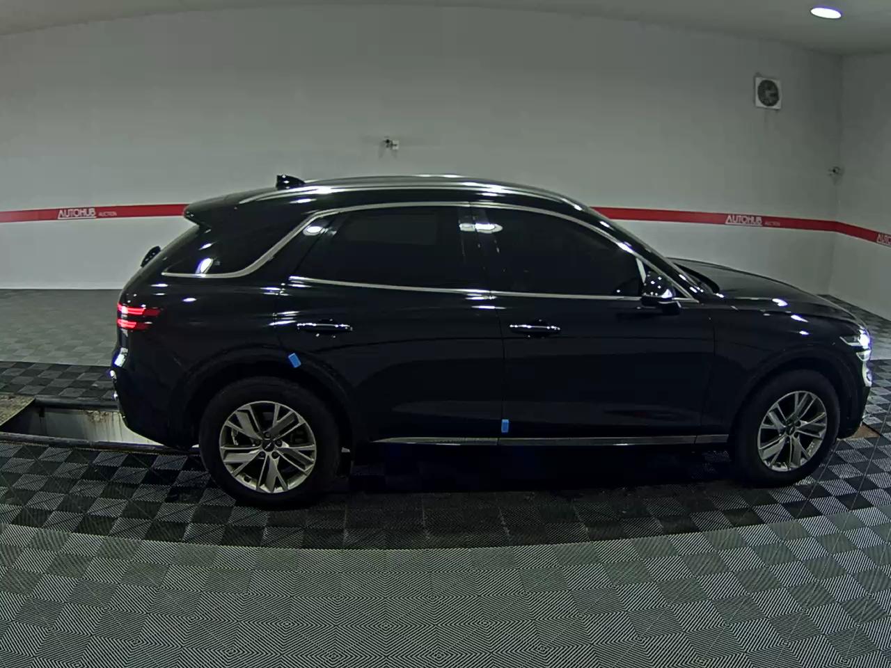 2021 - genesis gv70