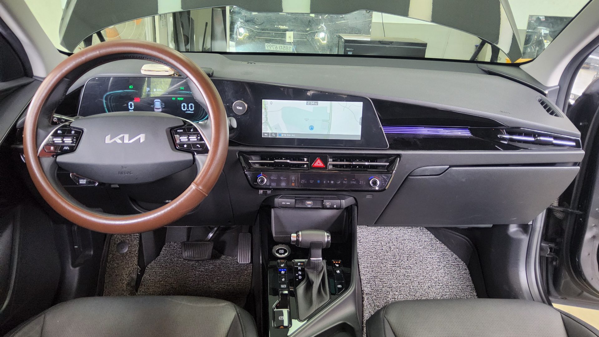 2023 - kia niro