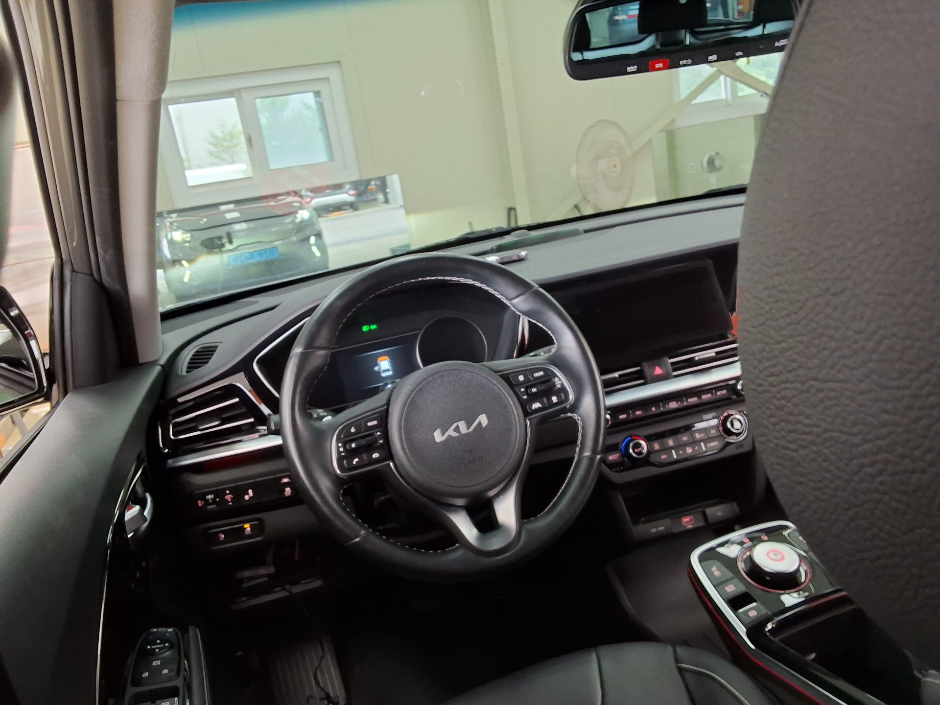 2022 - kia niro