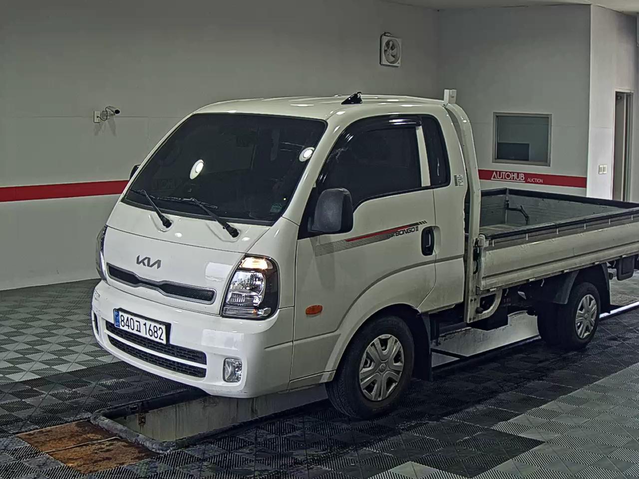 KIA BONGO III CARGO 1 TON KING CAB EXTRA WHEEBASE