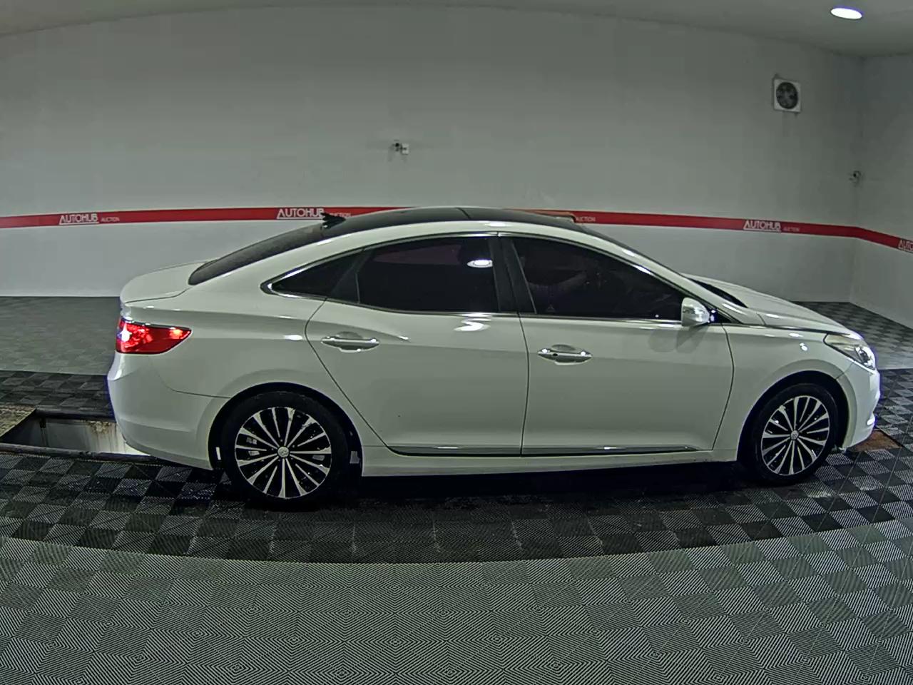 2011 - hyundai grandeur
