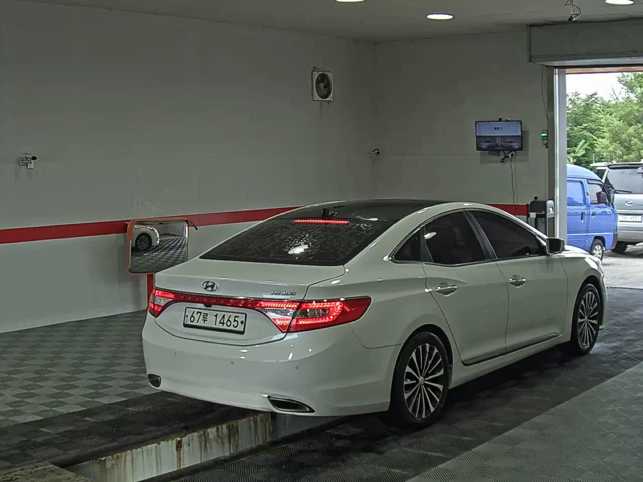 2011 - hyundai grandeur