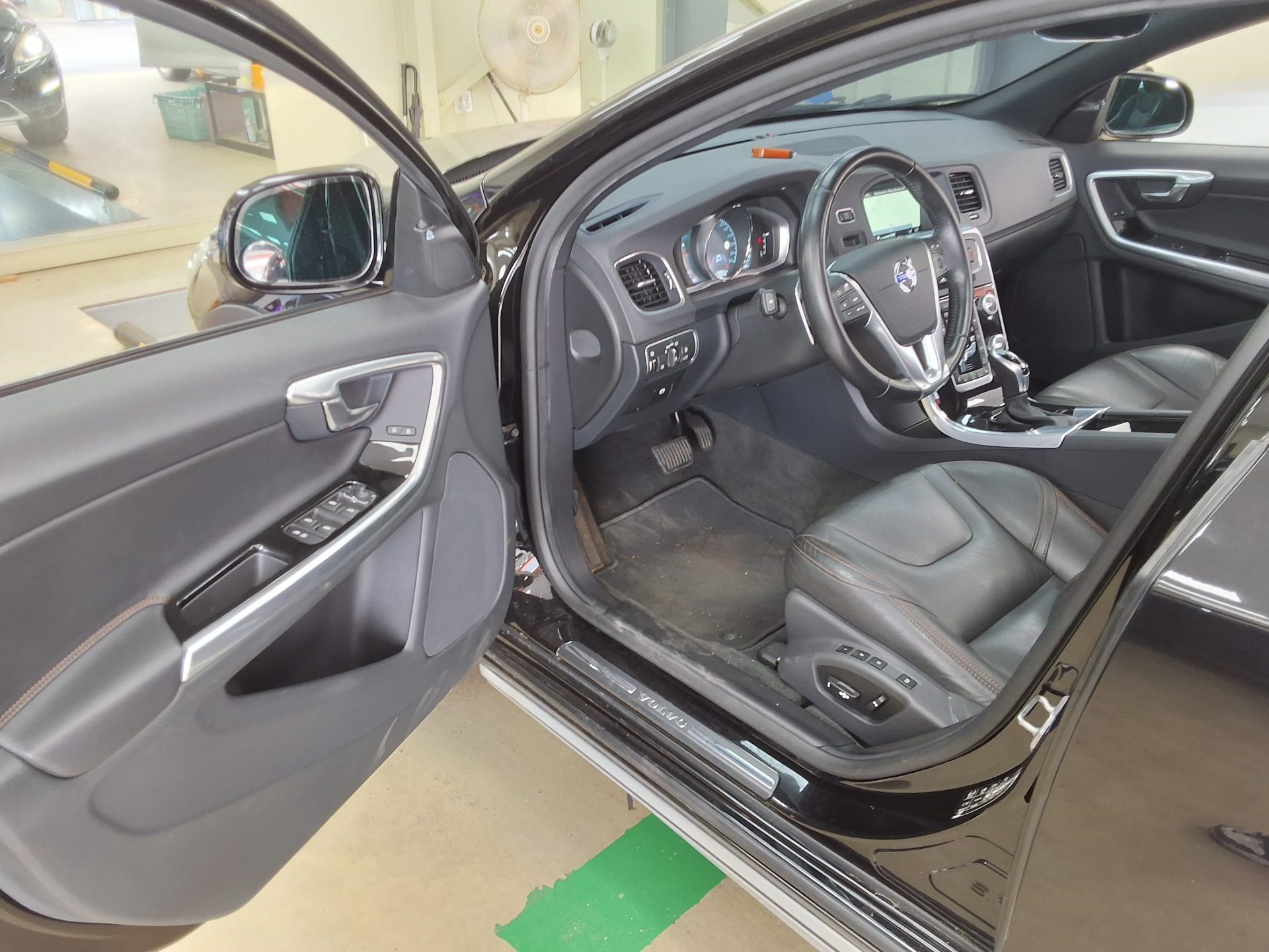 2016 - volvo v60