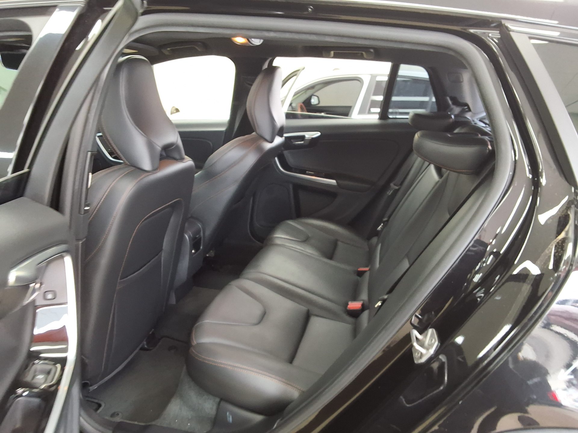 2016 - volvo v60