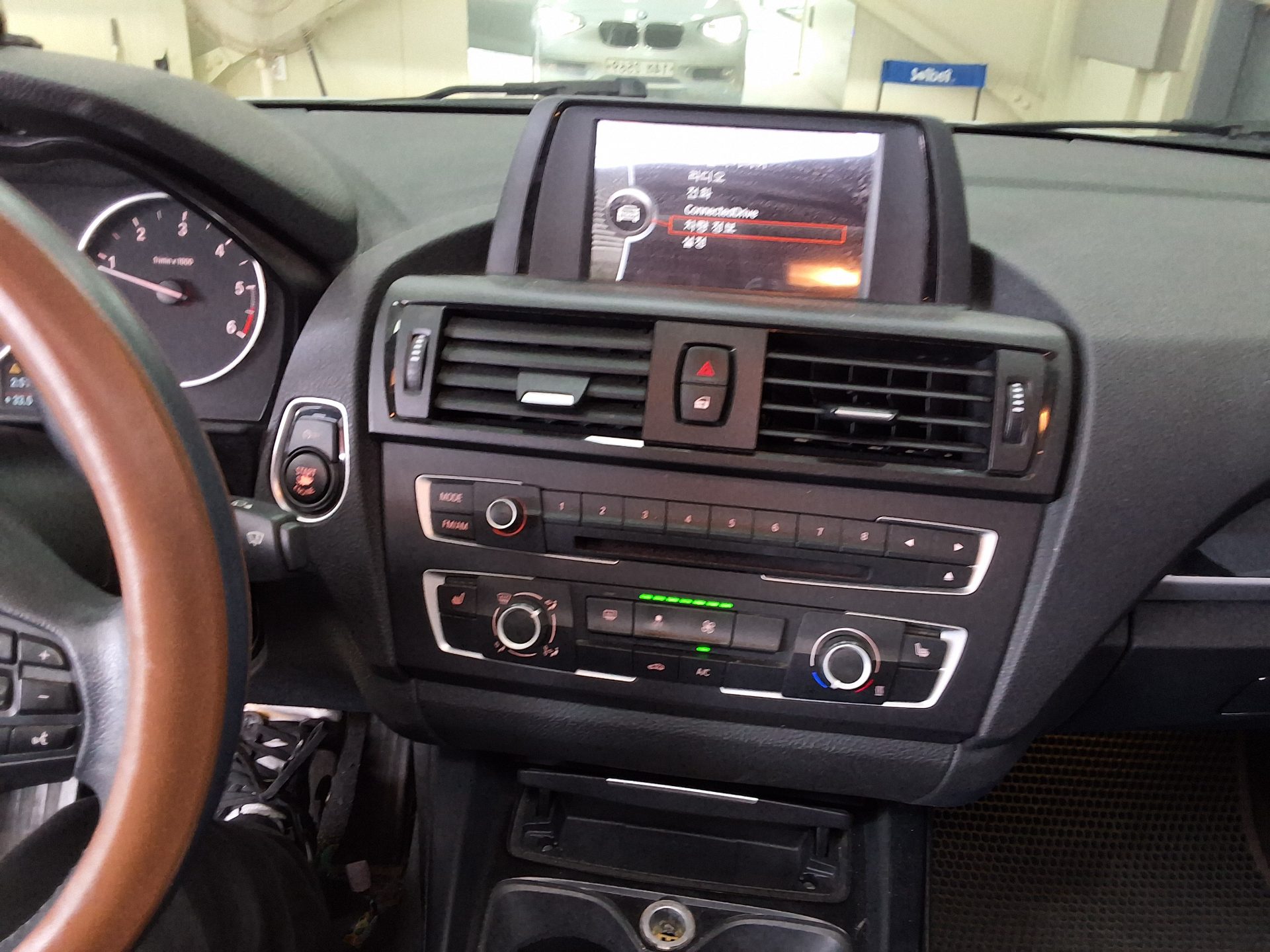2013 - bmw 1 series