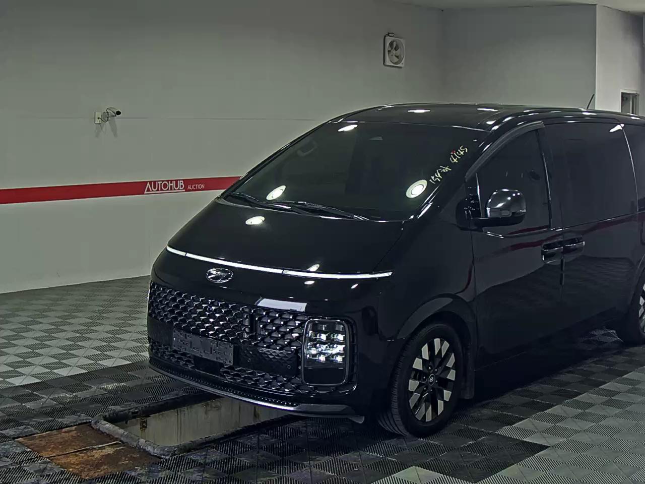 2022 - hyundai staria