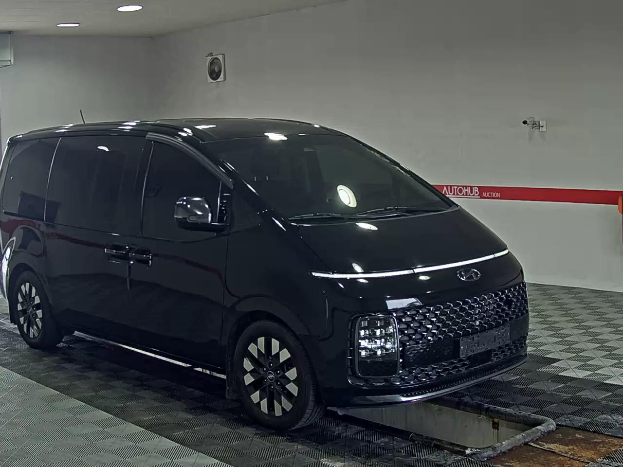 2022 - hyundai staria