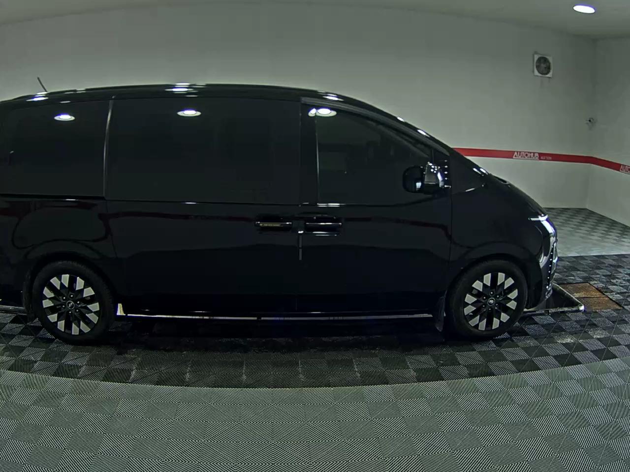 2022 - hyundai staria