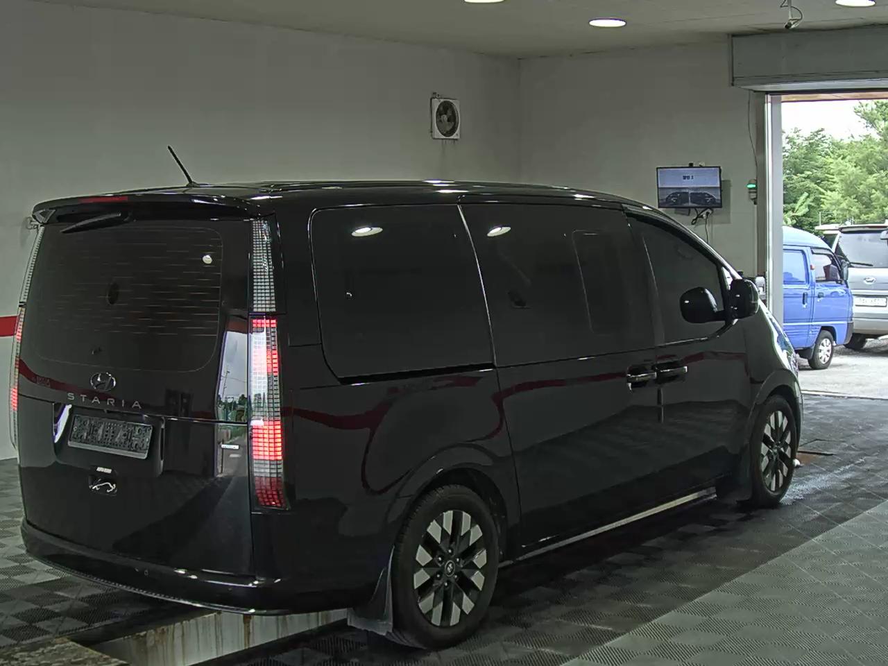2022 - hyundai staria