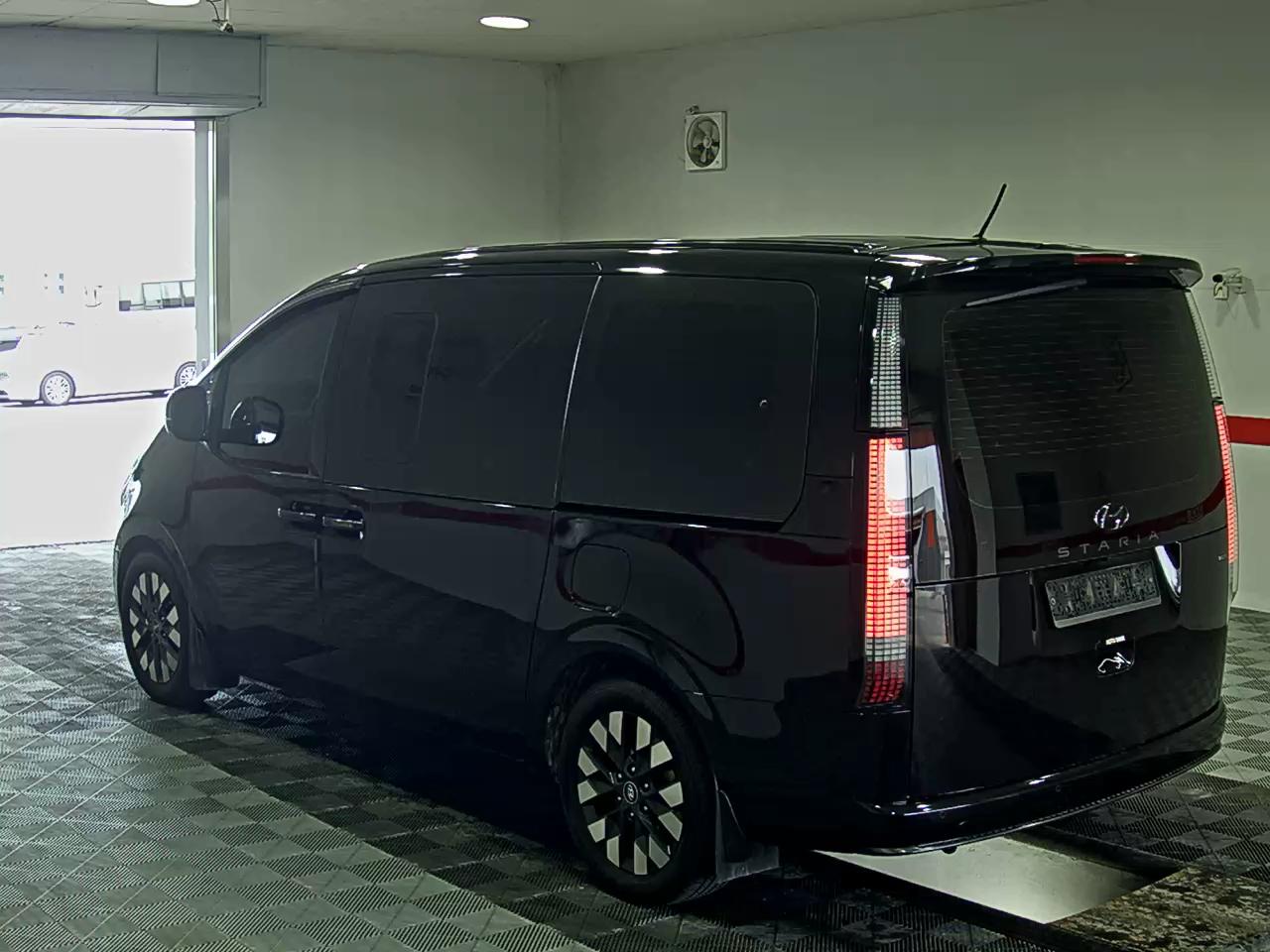 2022 - hyundai staria