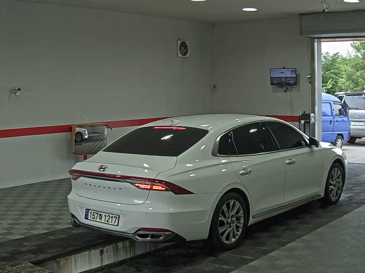 2022 - hyundai grandeur