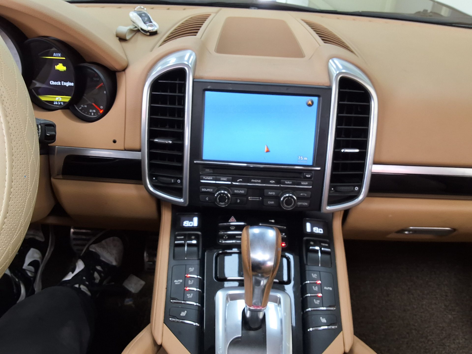 2011 - porsche cayenne