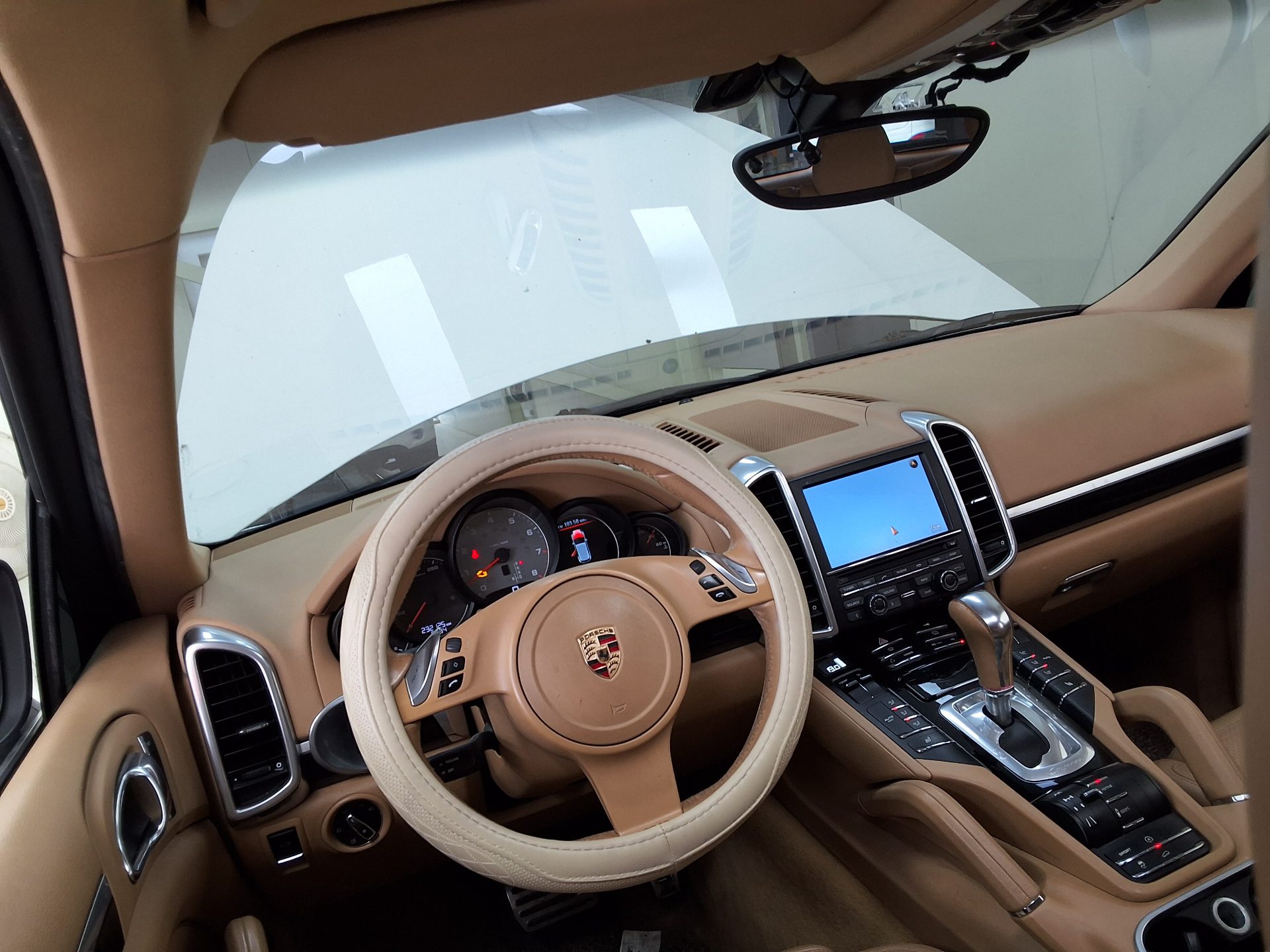 2011 - porsche cayenne