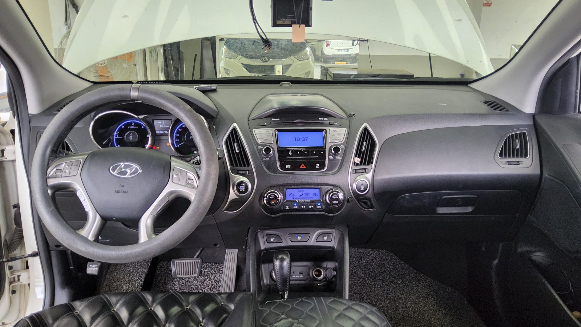 2012 - hyundai tucson