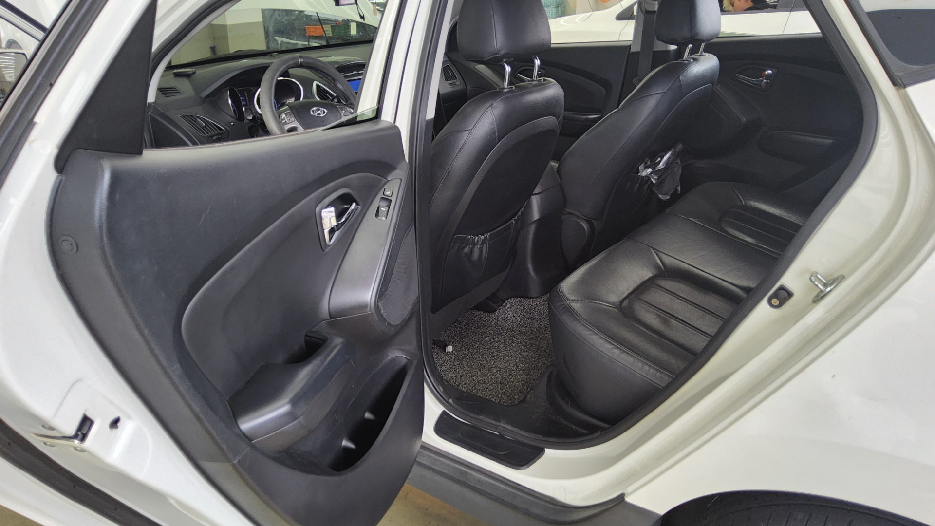 2012 - hyundai tucson