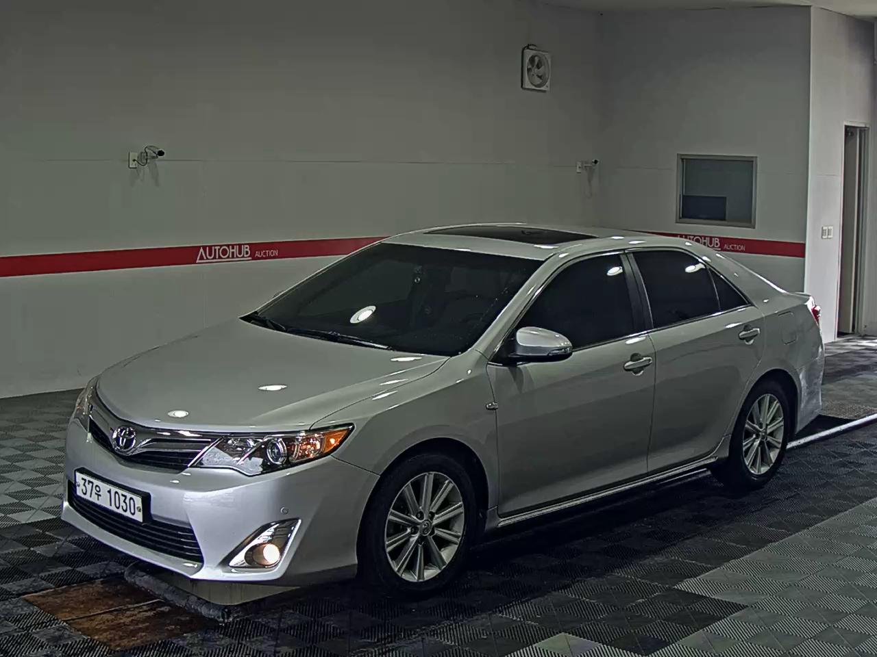 2014 - toyota camry