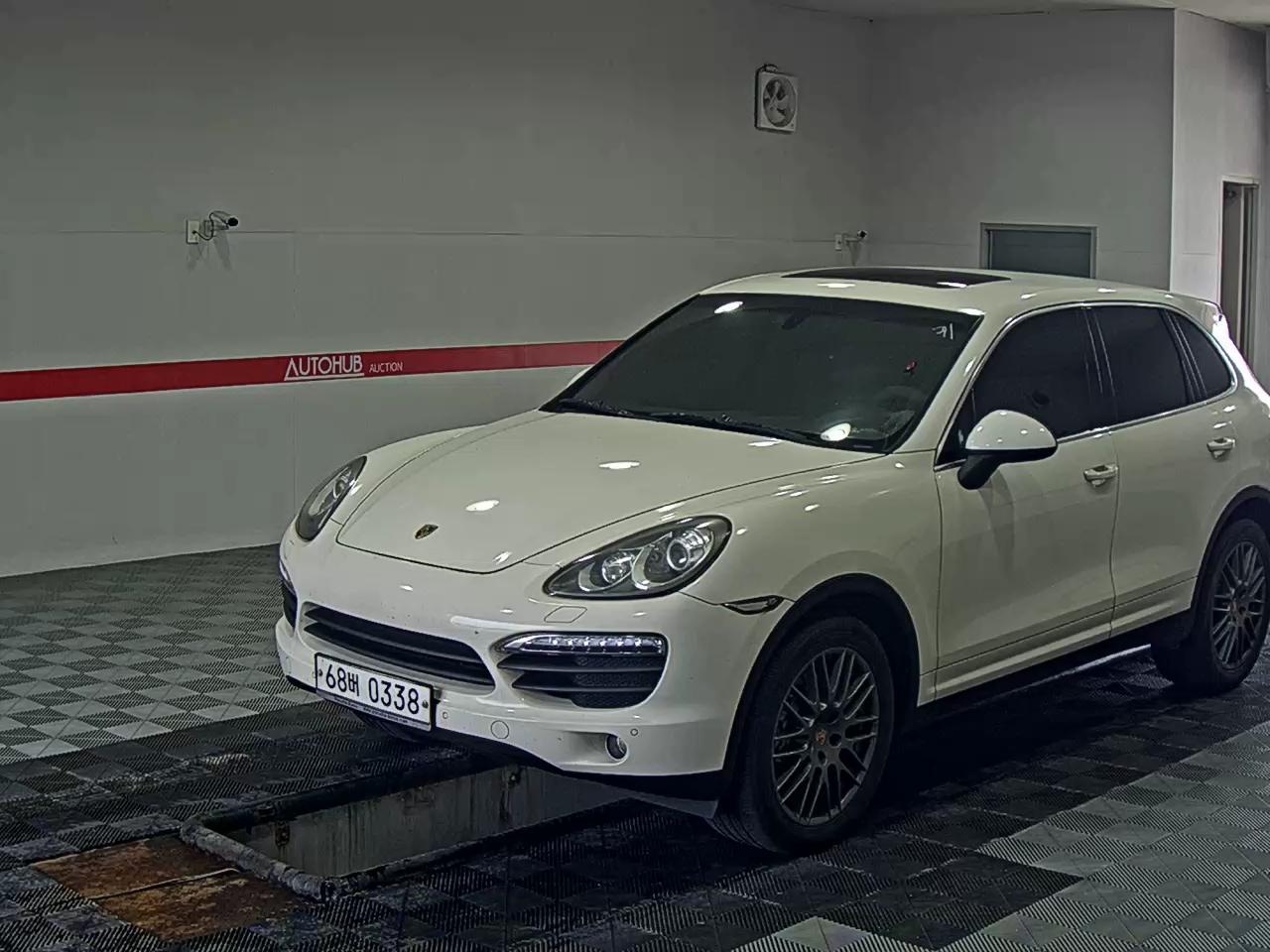 2011 - porsche cayenne