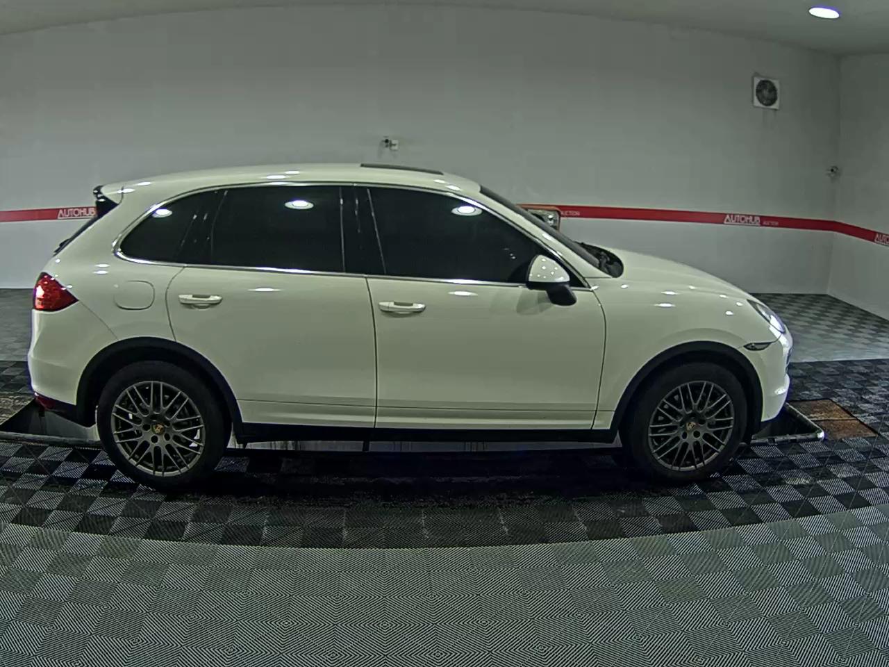 2011 - porsche cayenne