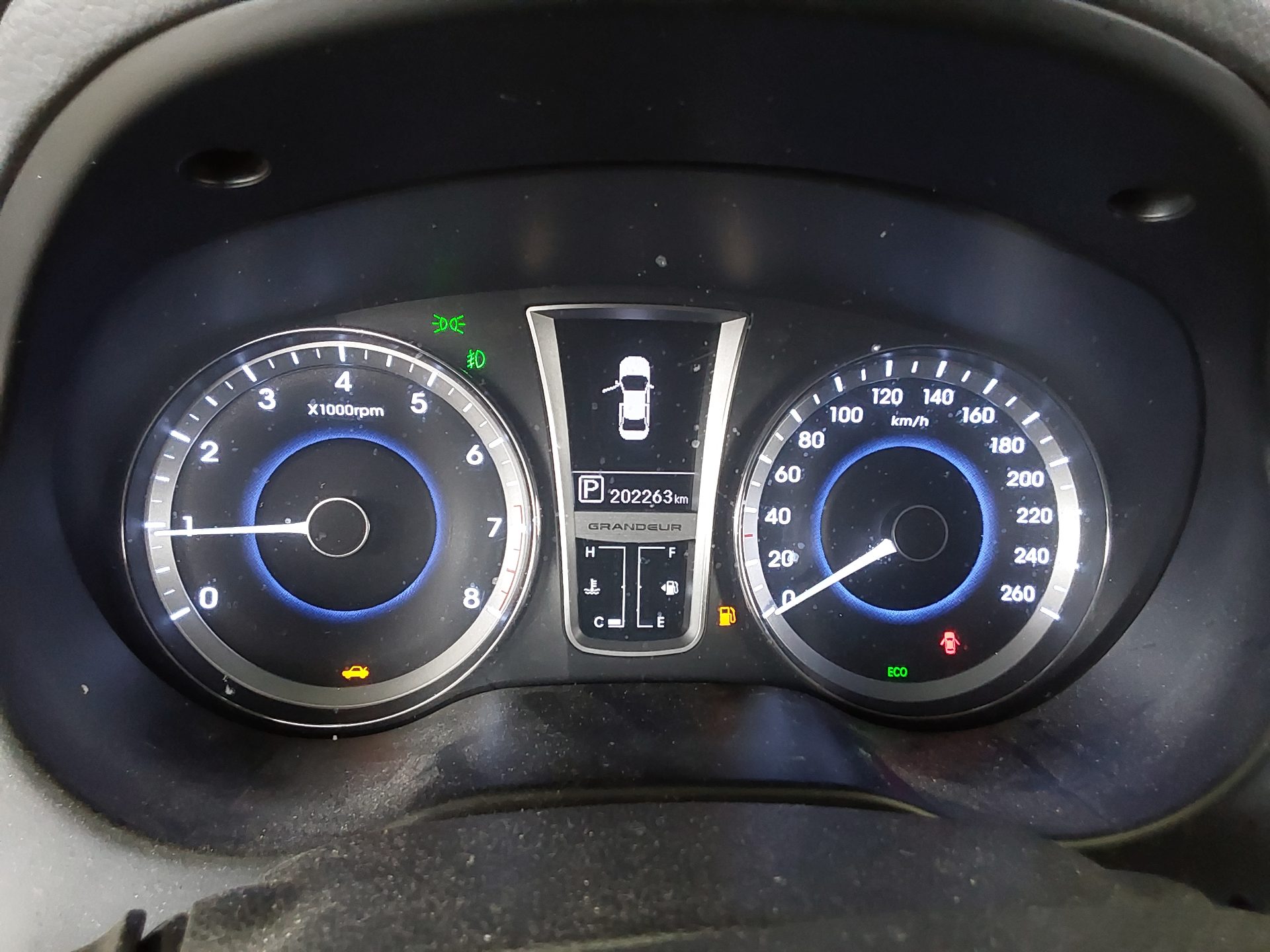 2011 - hyundai grandeur