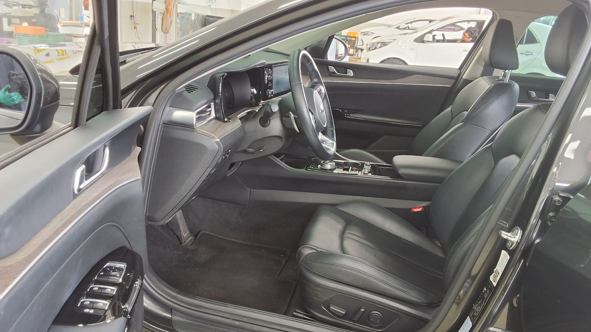 2021 - kia k5